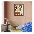 Τυπογραφικός Πίνακας Stay Curious σε Ρετρό Γεωμετρικό Στυλ