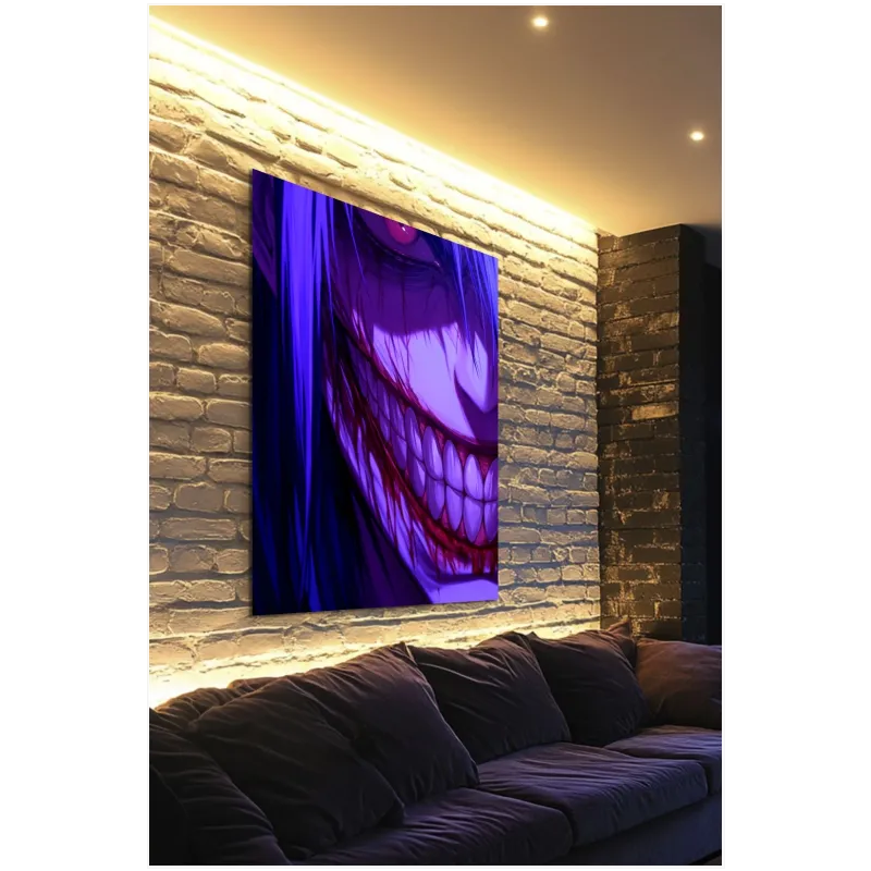 Σκοτεινή Μορφή Anime με Ευρύ Χαμόγελο σε Μωβ Απόχρωση