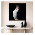 Ανδρικό Πορτραίτο Dramatic Chiaroscuro Μαύρο Φόντο