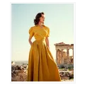 Γυναίκα με Κίτρινο Φόρεμα στην Ακρόπολη Vintage