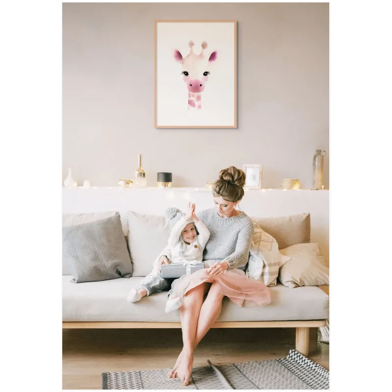 Μικρή Καμηλοπάρδαλη Cute Watercolor Pink Tones Canvas Art