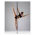 Ακροβατική Γυναίκα Pole Dancer Δυναμική Φωτογραφία σε Γκρι Φόντο